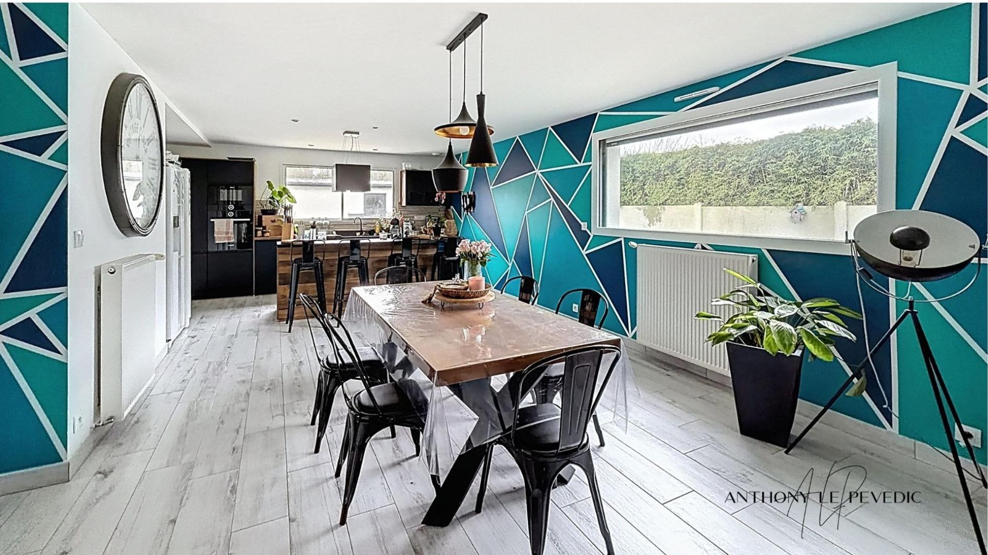 Photo 3 of the listing.