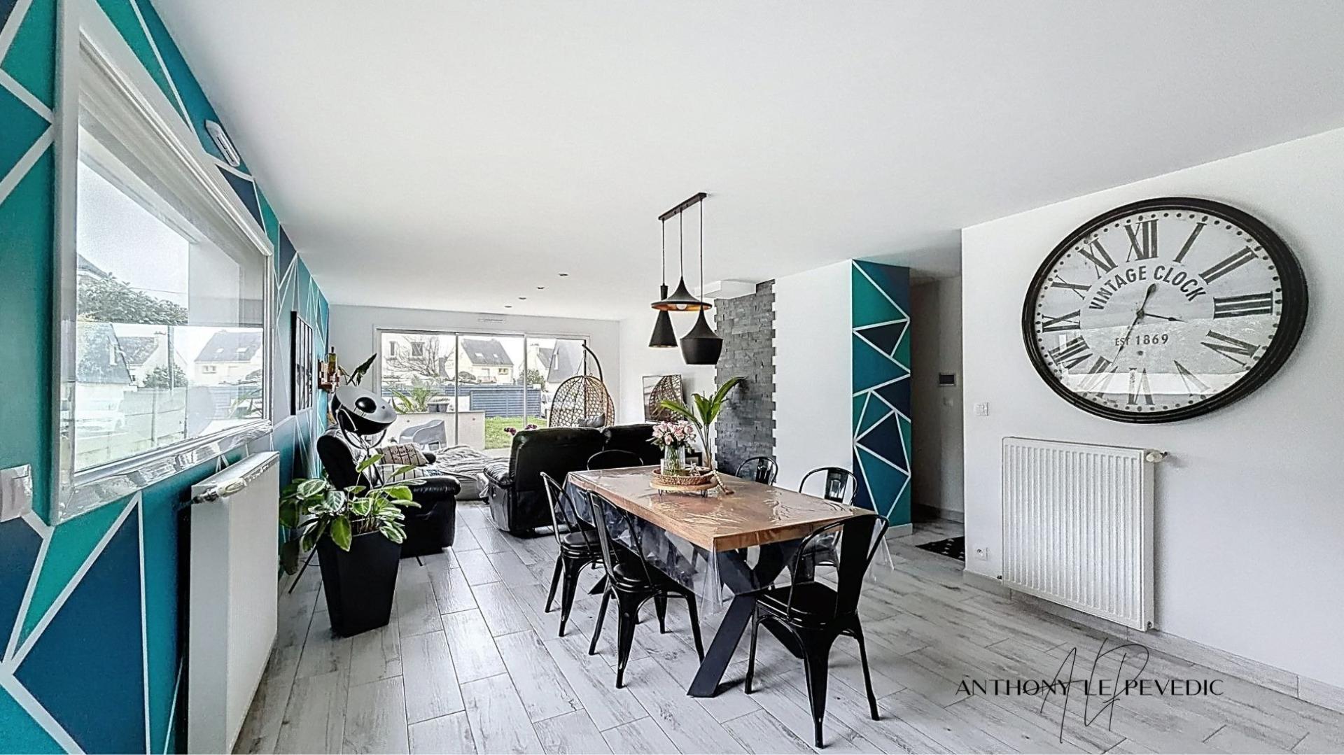 Photo 4 of the listing.