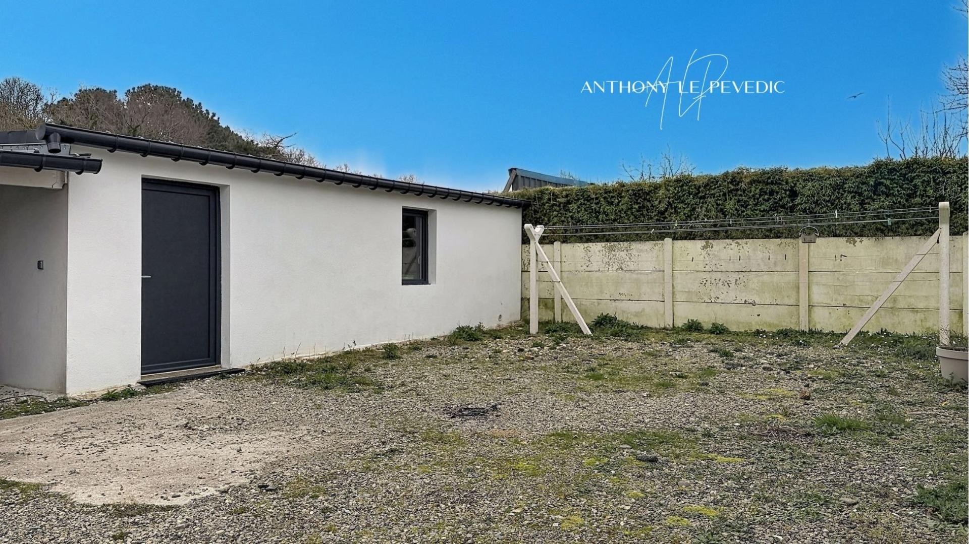 Photo 17 of the listing.