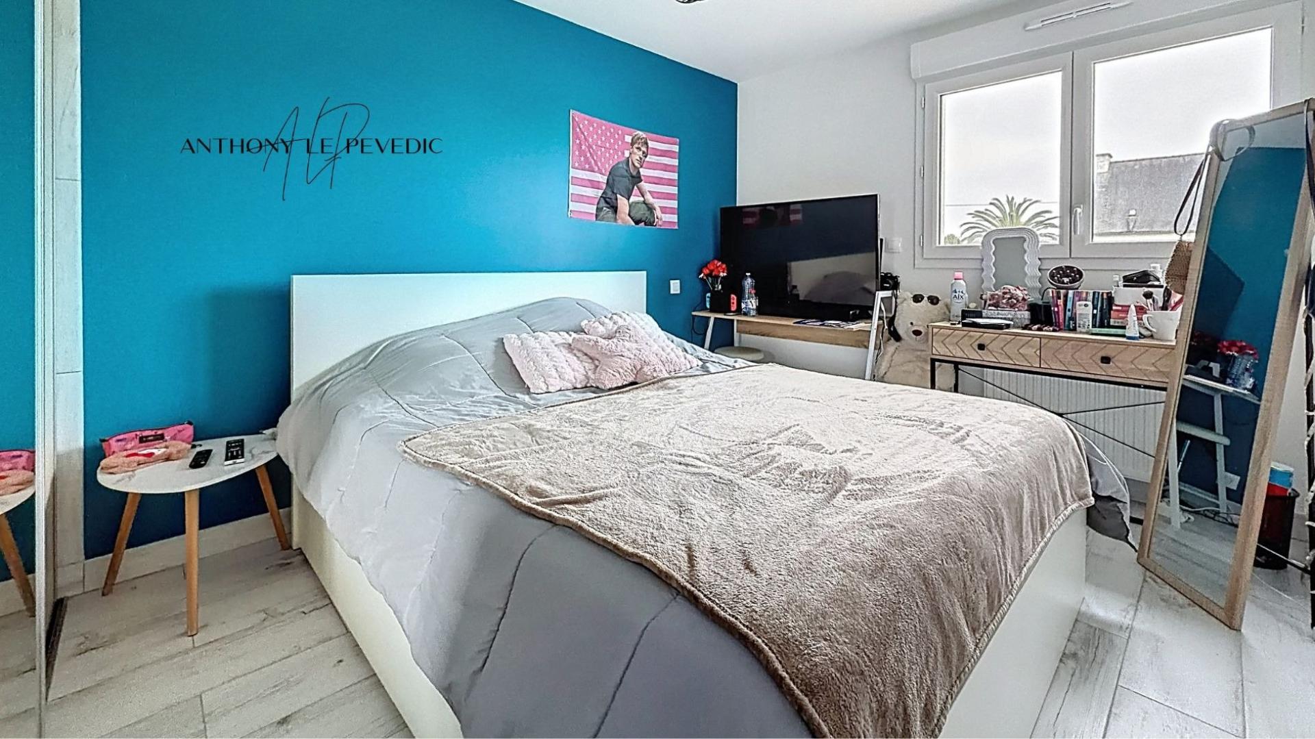 Photo 12 of the listing.