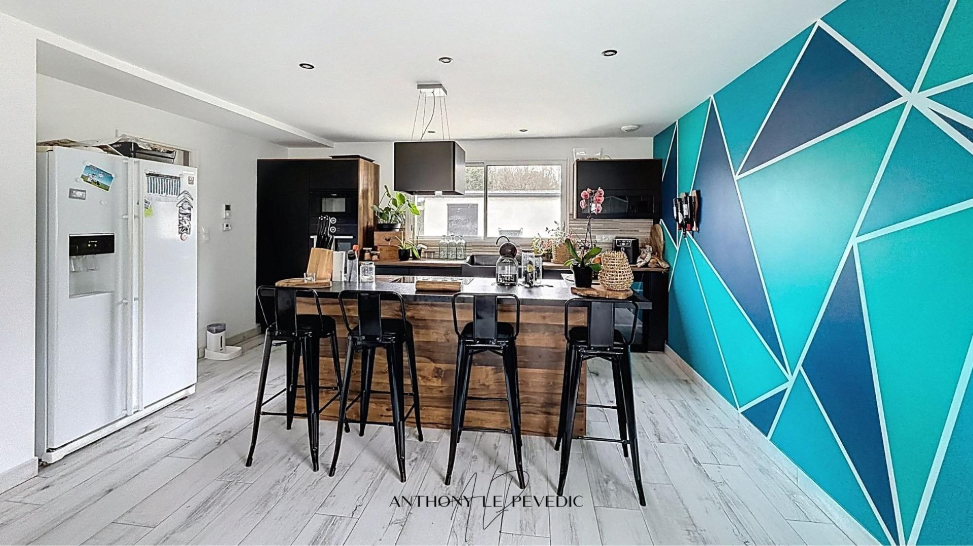 Photo 5 of the listing.