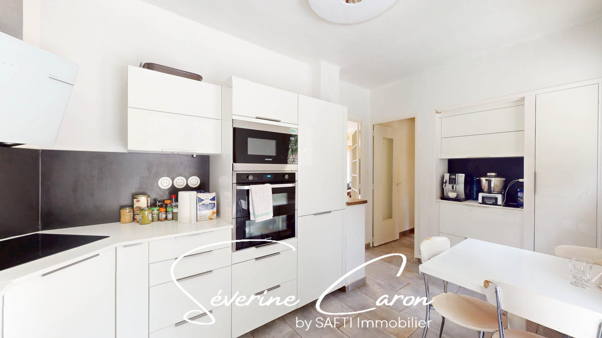 Photo 5 of the listing.