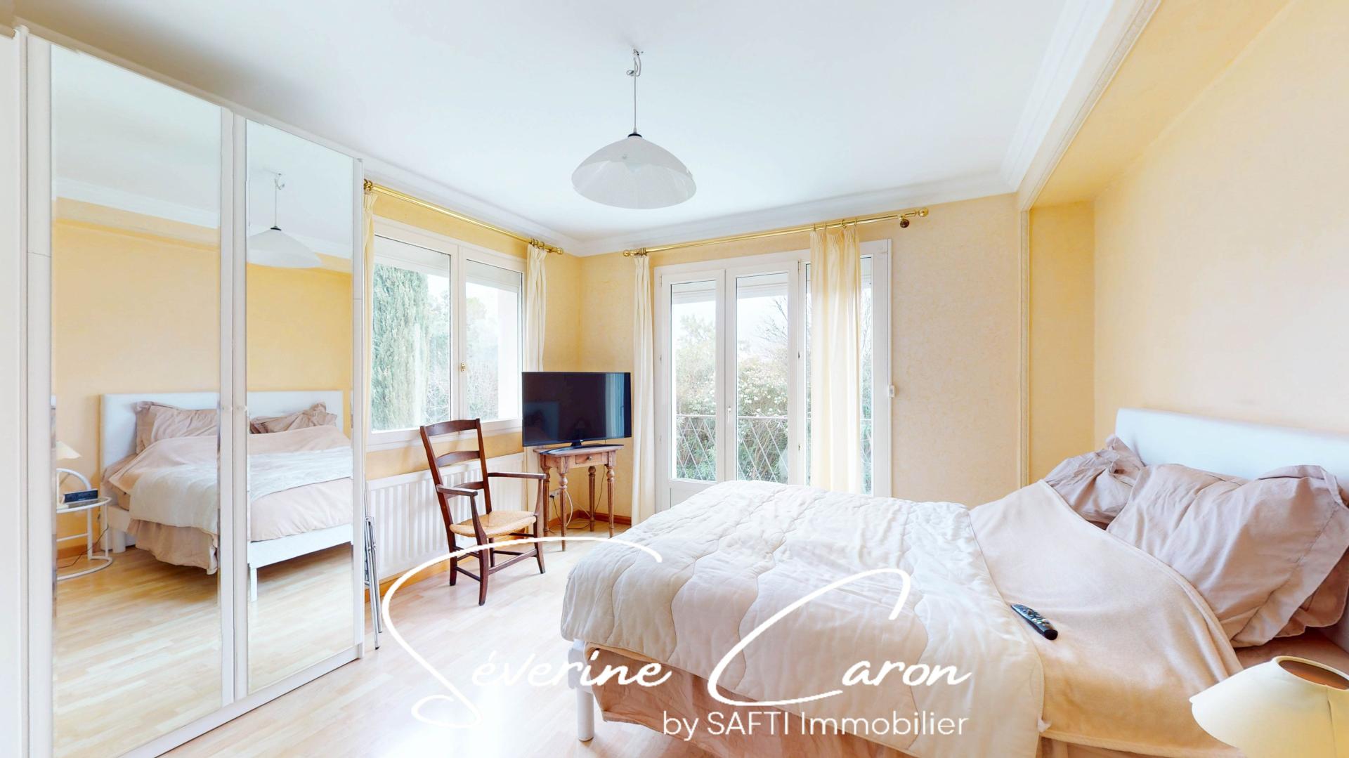 Photo 7 of the listing.