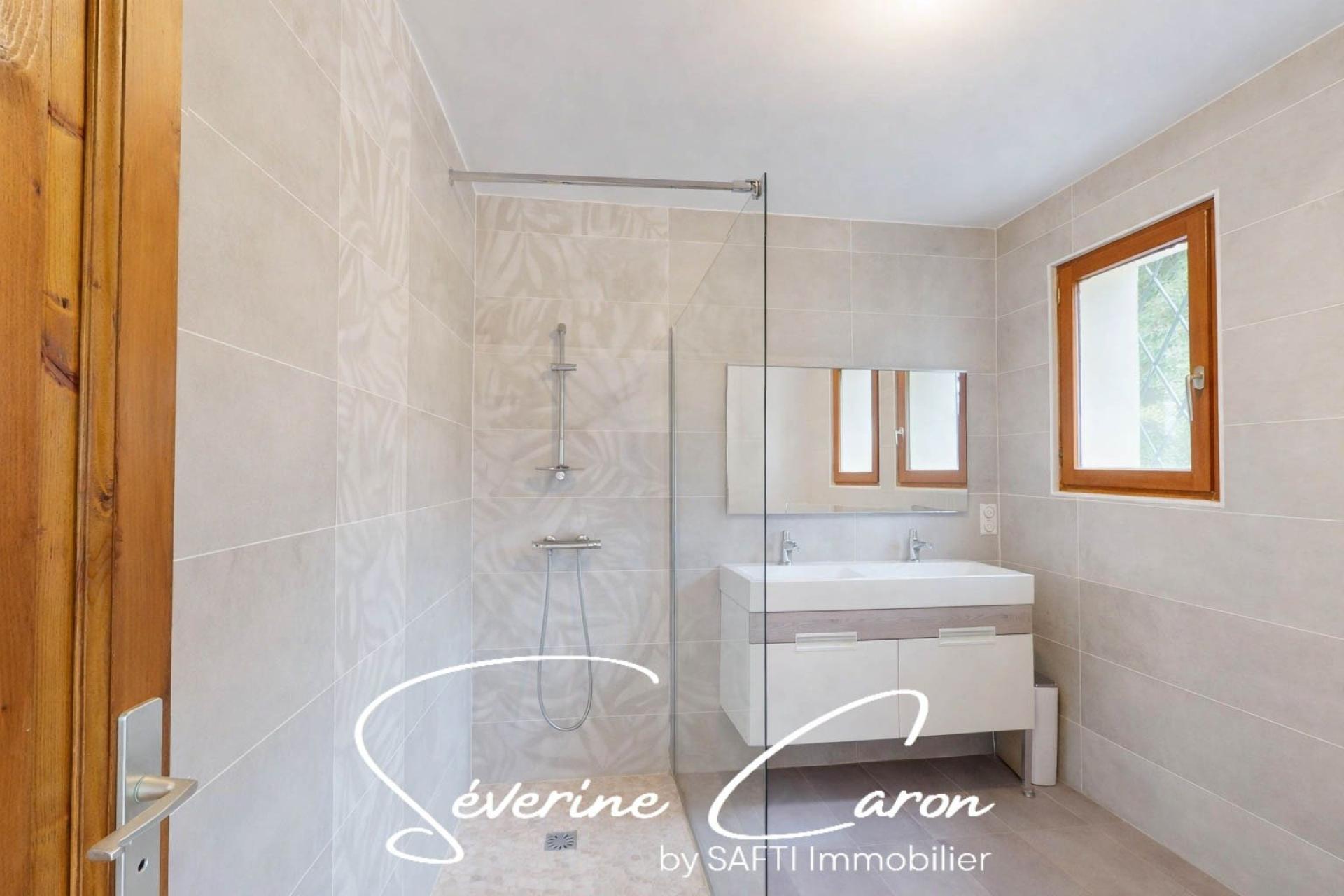 Photo 10 of the listing.