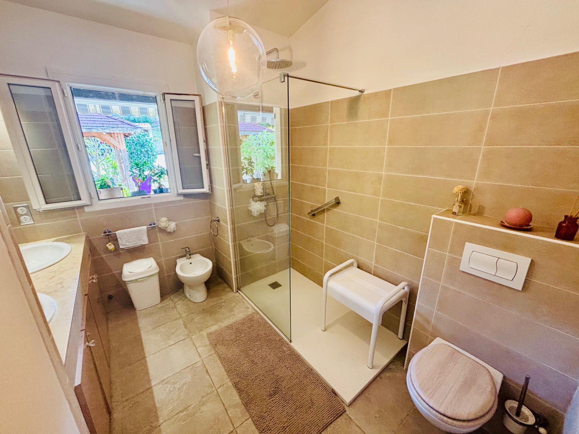 Photo 27 de l'annonce.