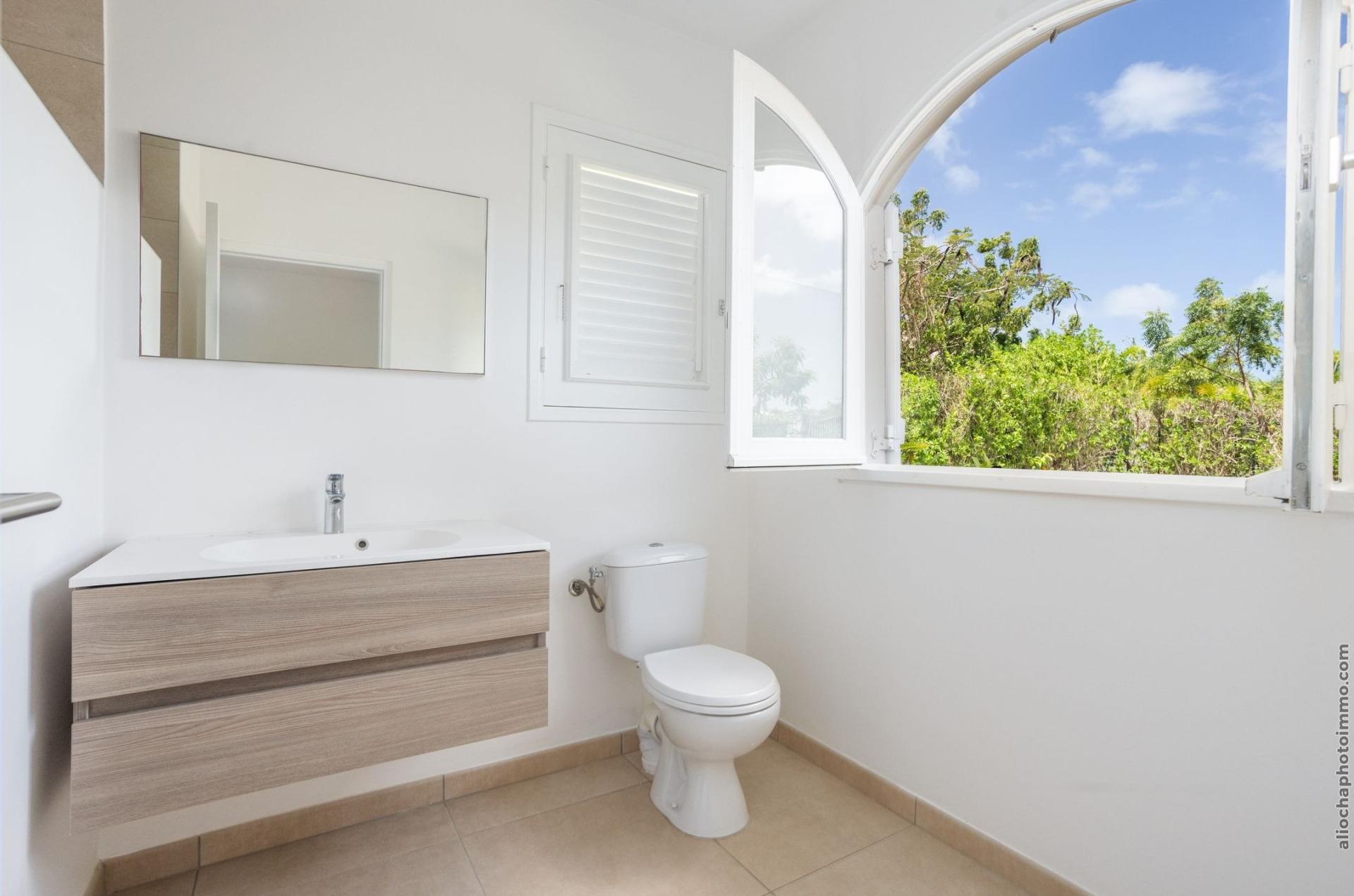 Photo 8 of the listing.