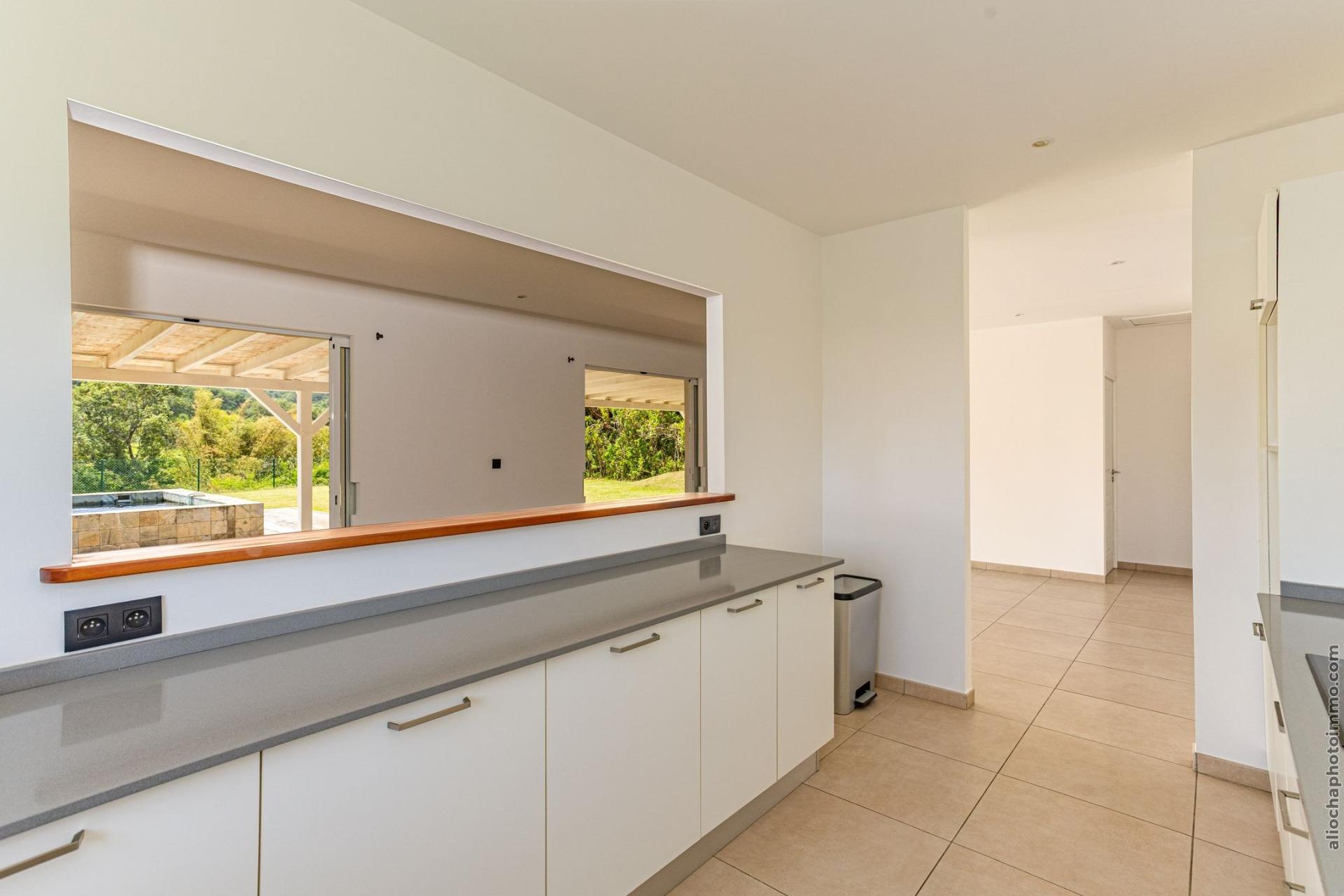 Photo 3 of the listing.