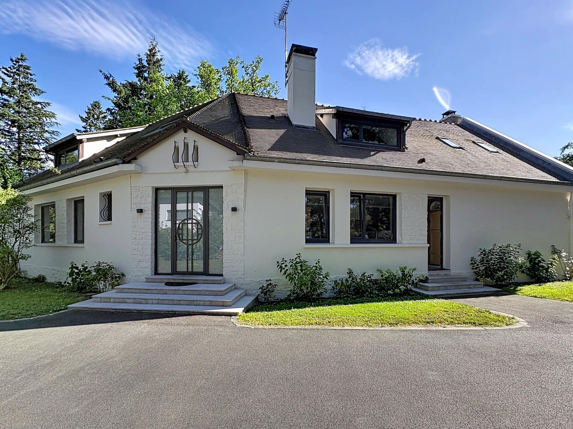 Photo 17 of the listing.