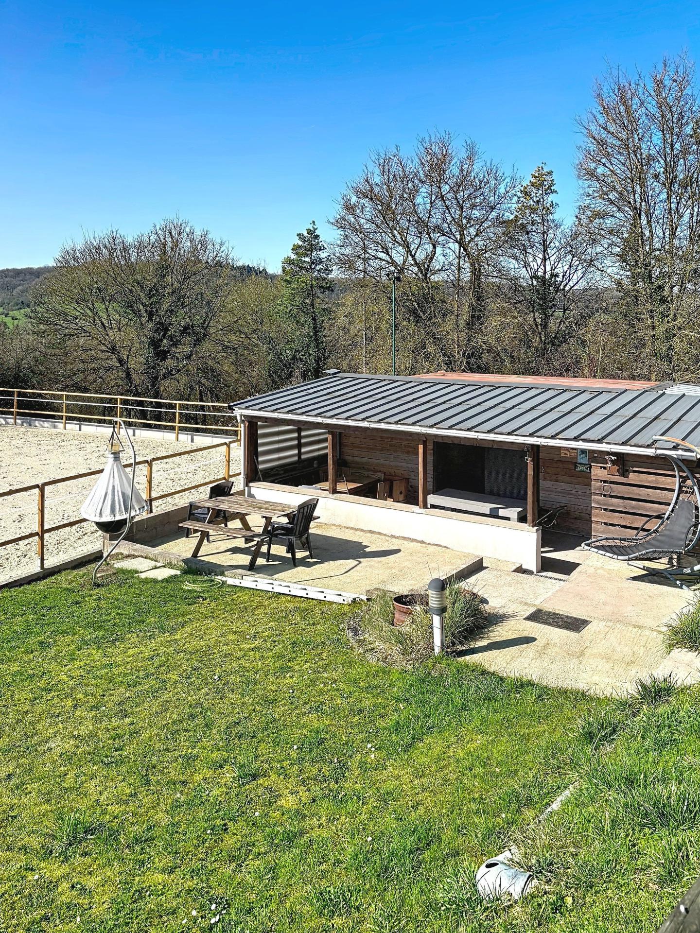 Photo 9 of the listing.