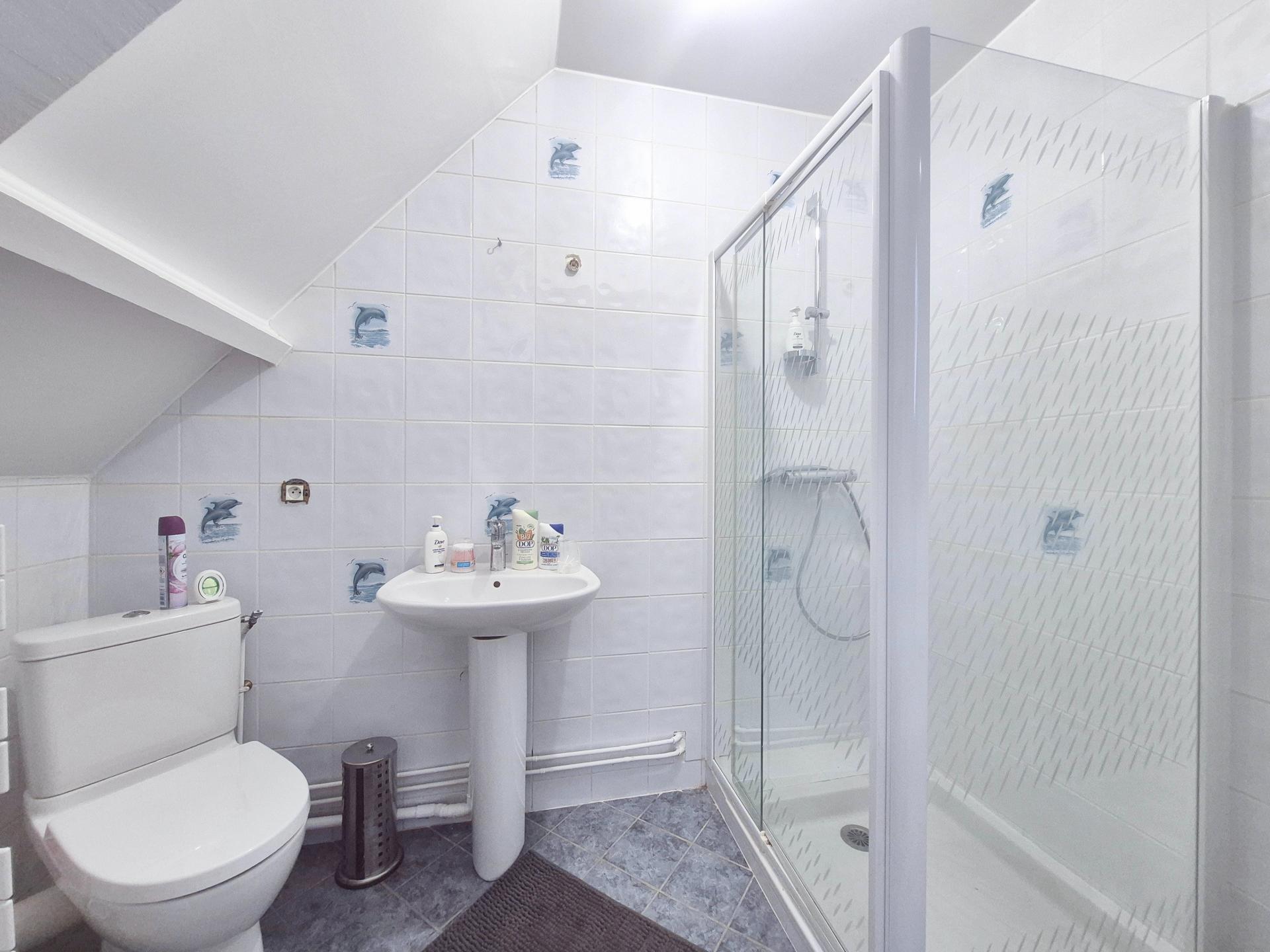 Photo 16 of the listing.