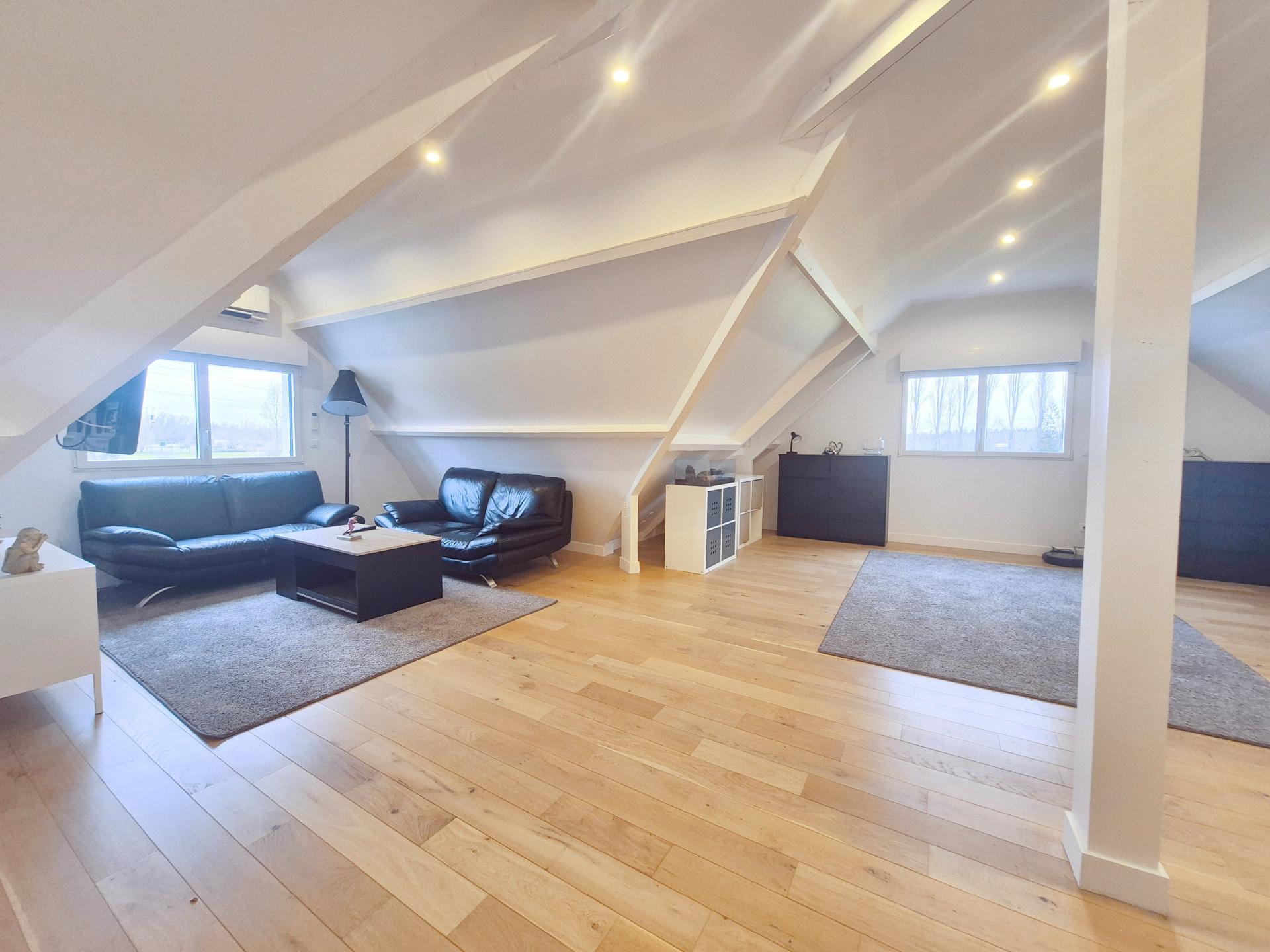 Photo 10 of the listing.