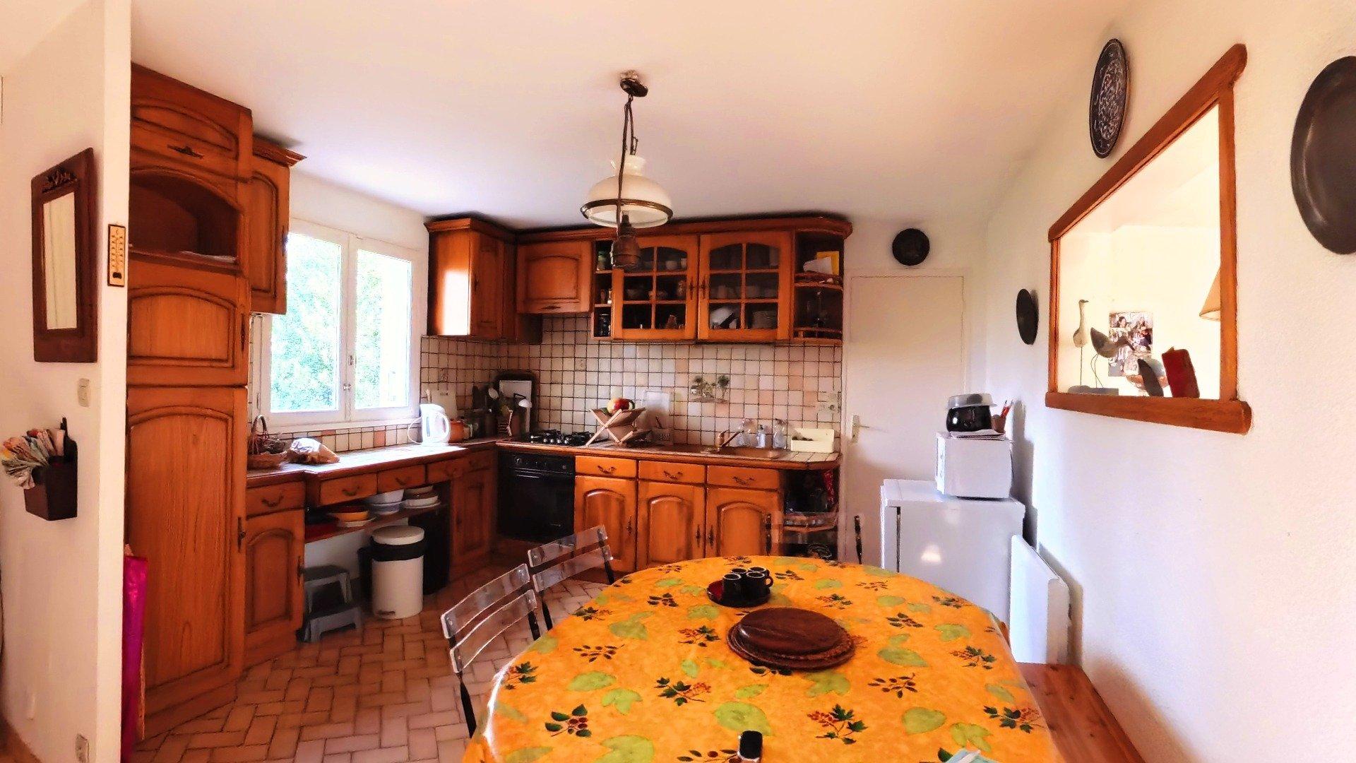 Photo 3 of the listing.