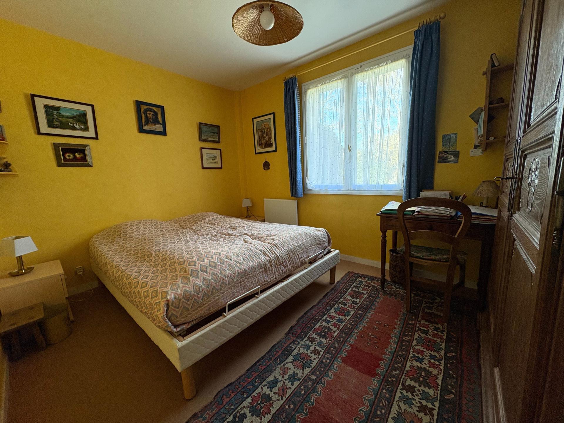 Photo 4 of the listing.