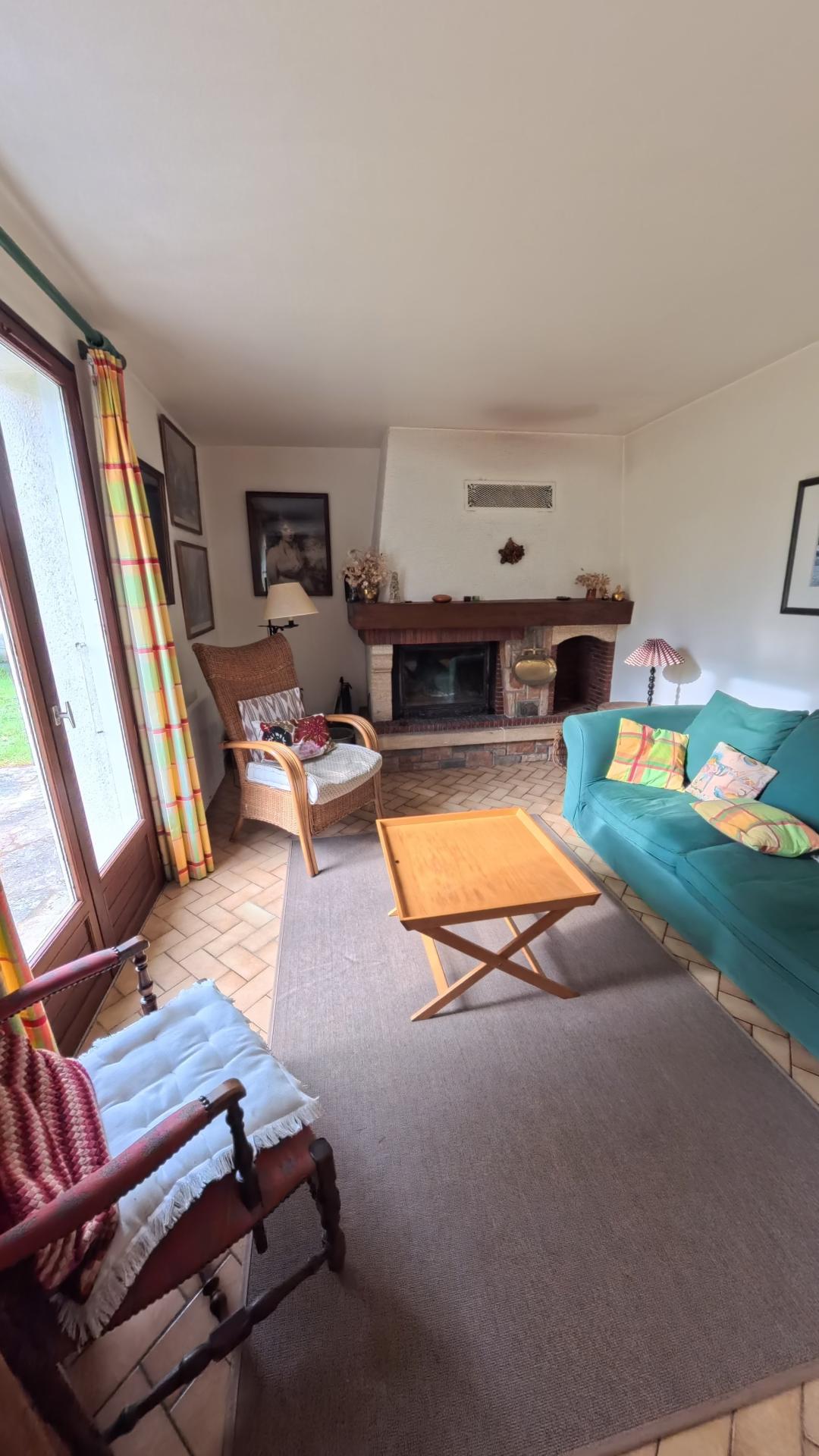 Photo 5 of the listing.