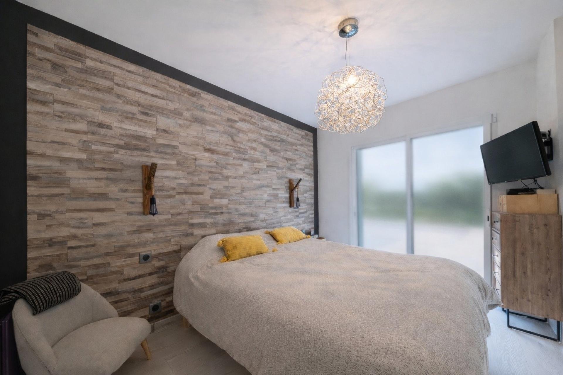 Photo 9 of the listing.