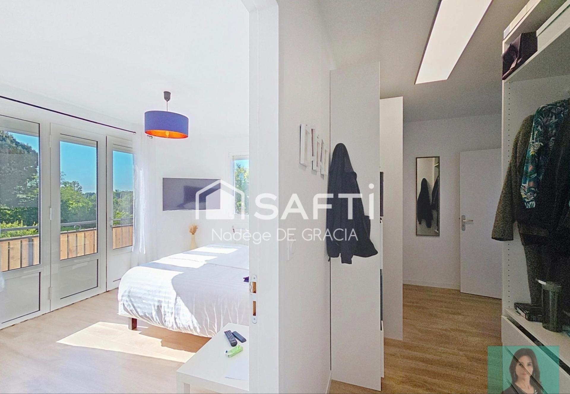 Photo 6 of the listing.