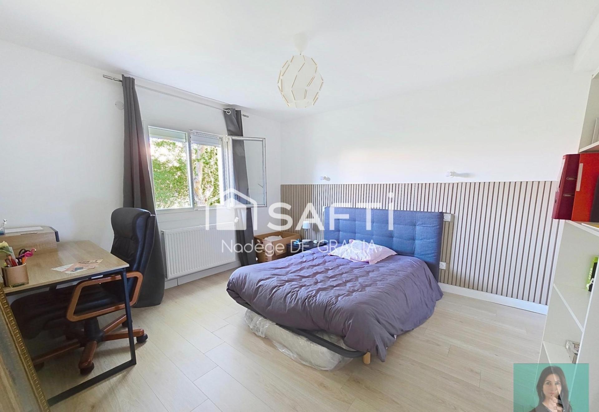 Photo 13 of the listing.