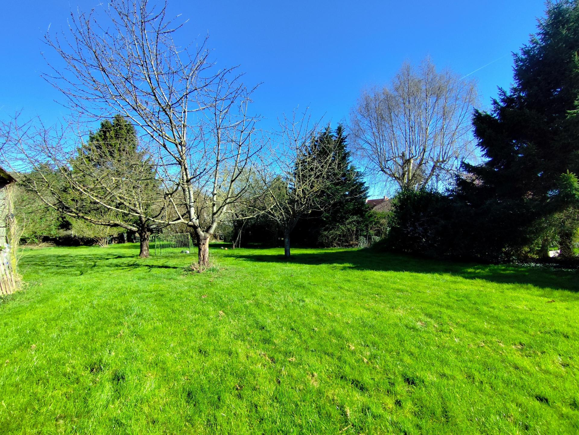 Photo 7 of the listing.