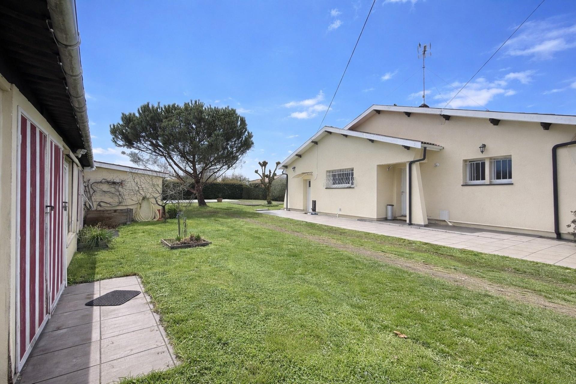 Photo 8 of the listing.