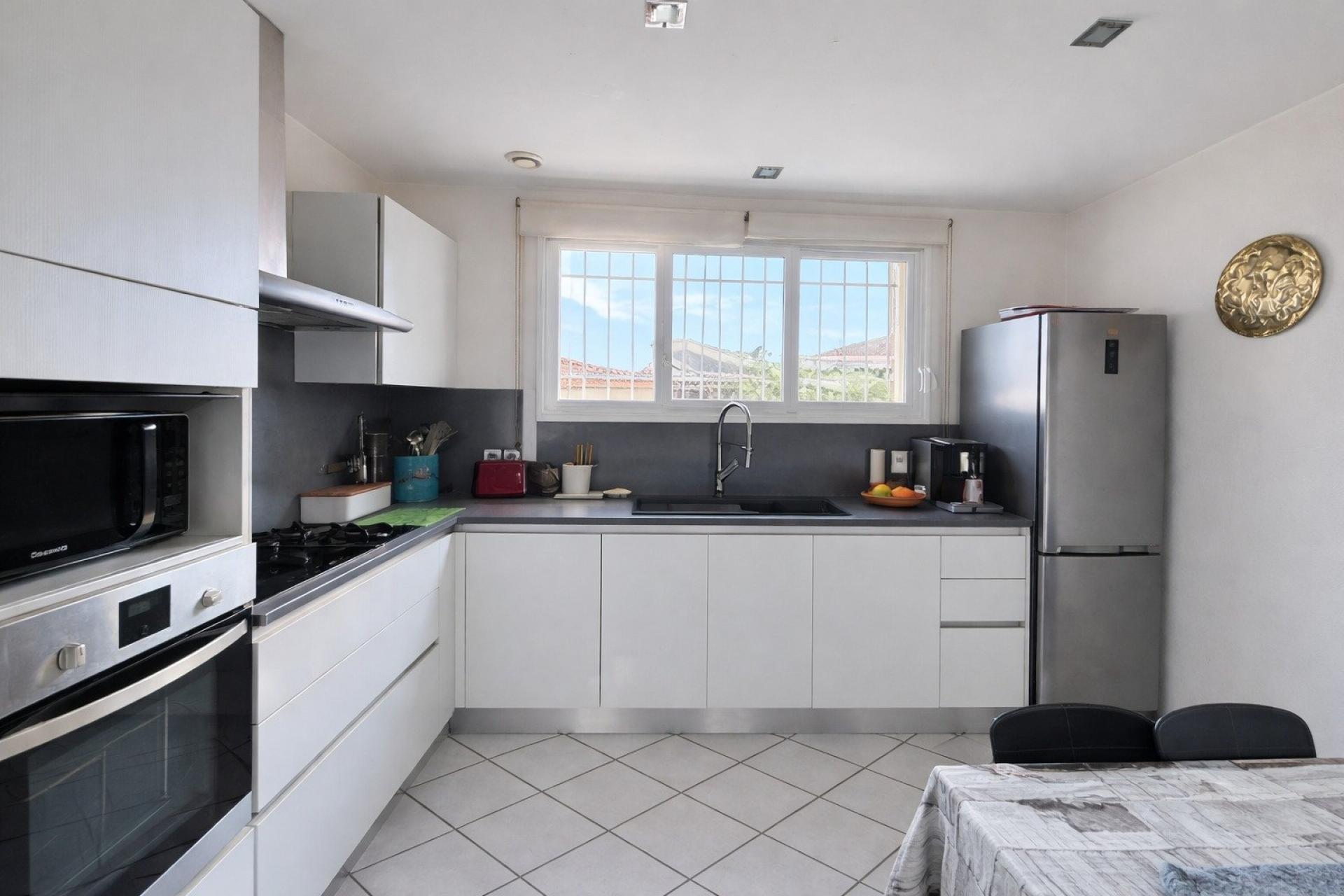 Photo 3 of the listing.