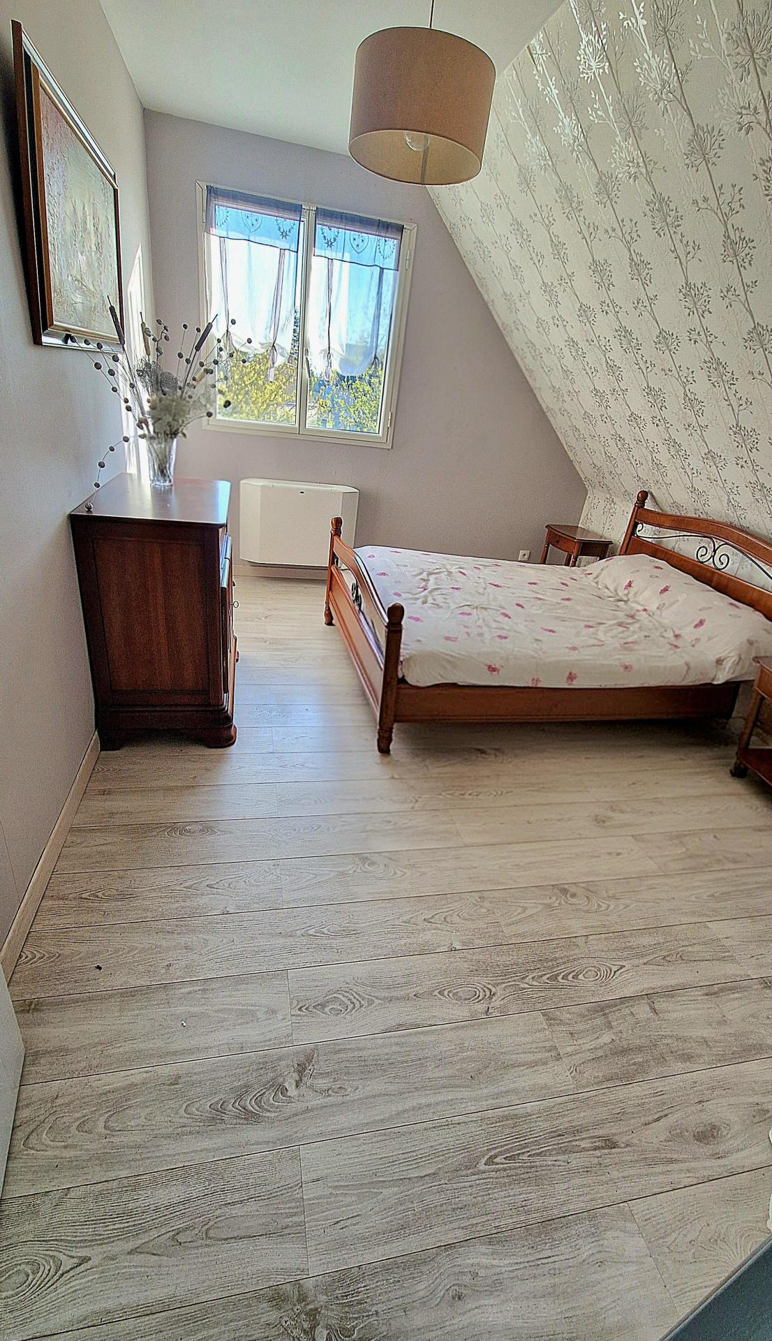 Photo 13 of the listing.