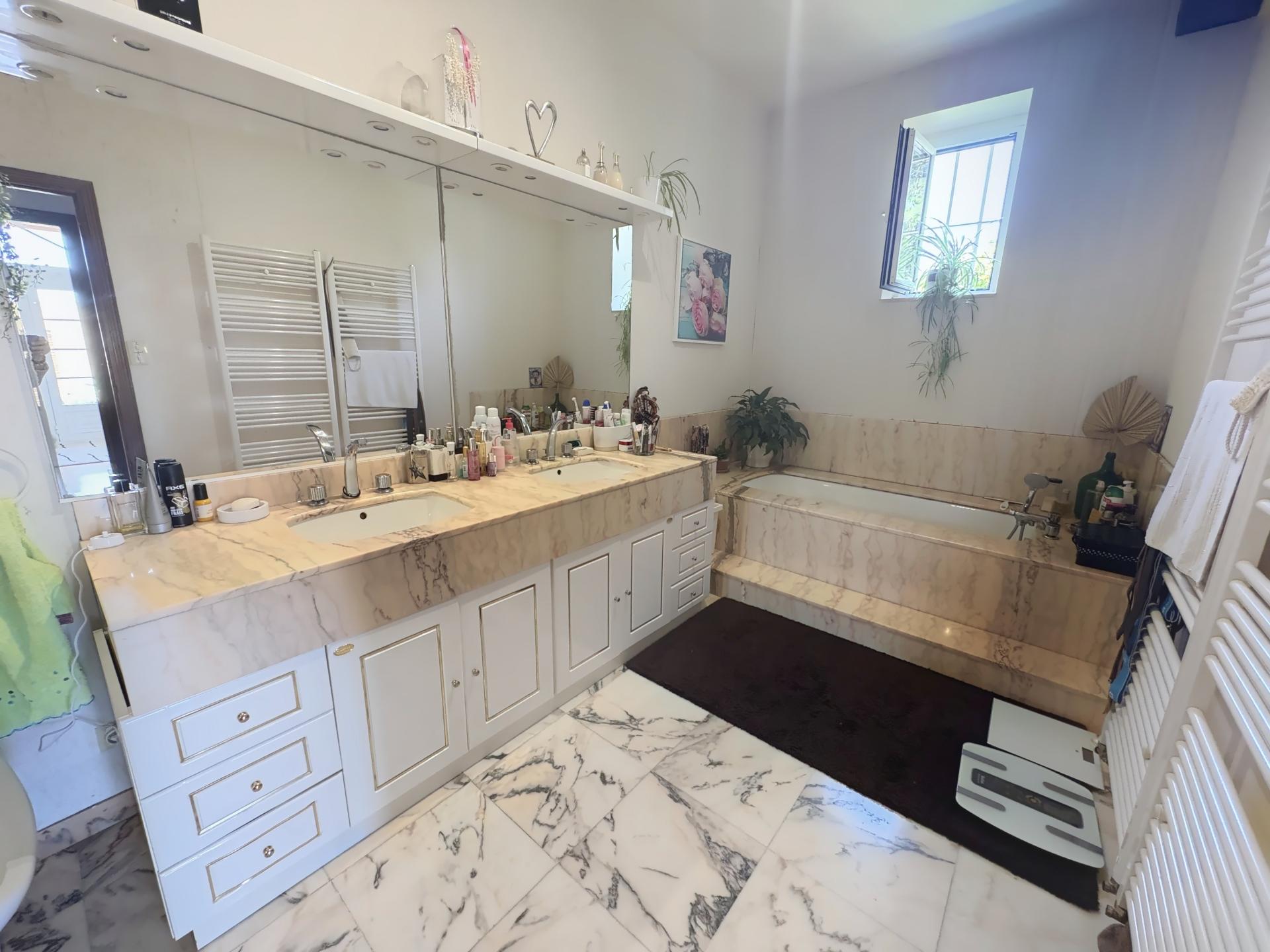 Photo 15 de l'annonce.