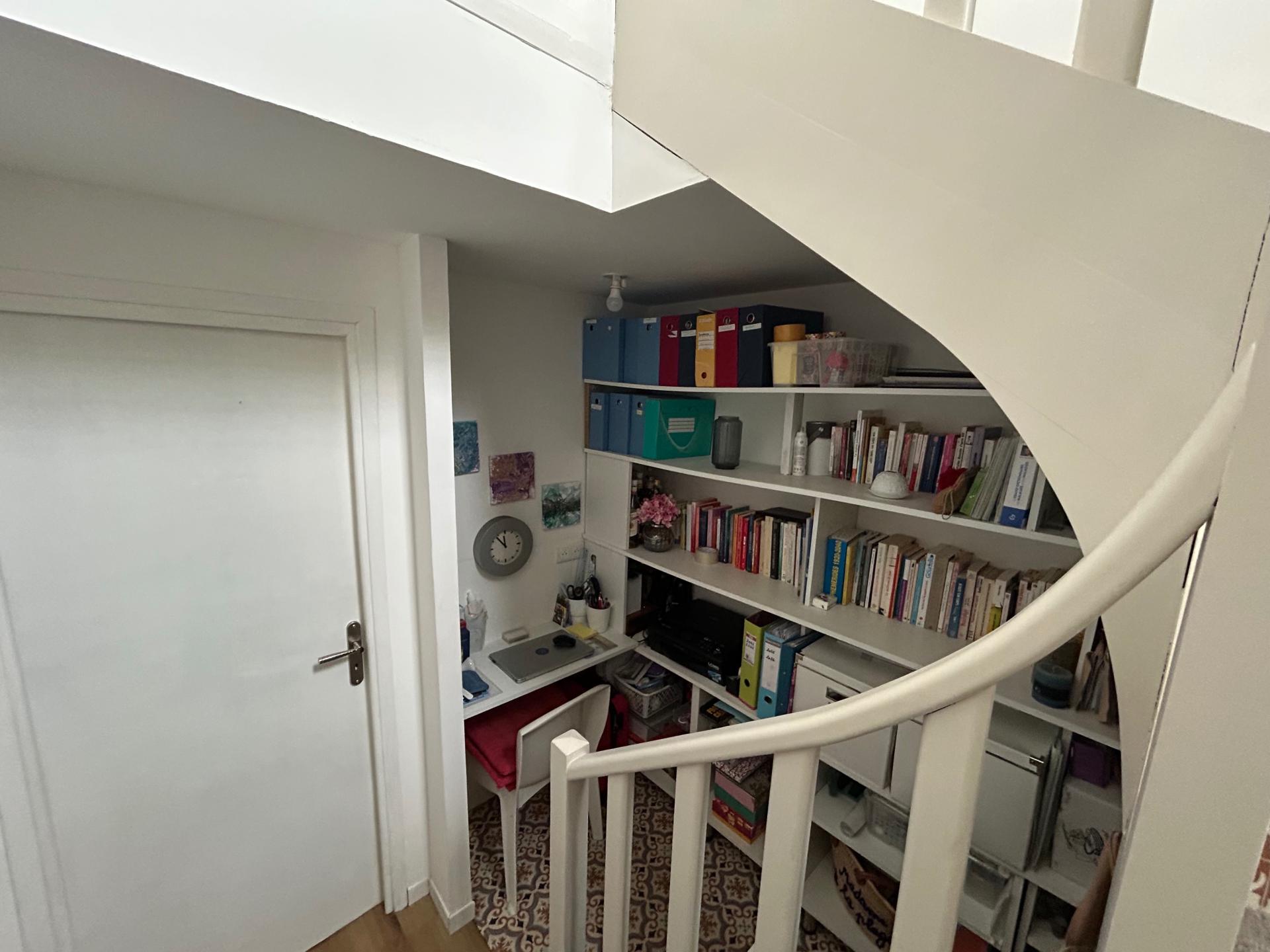 Photo 7 of the listing.