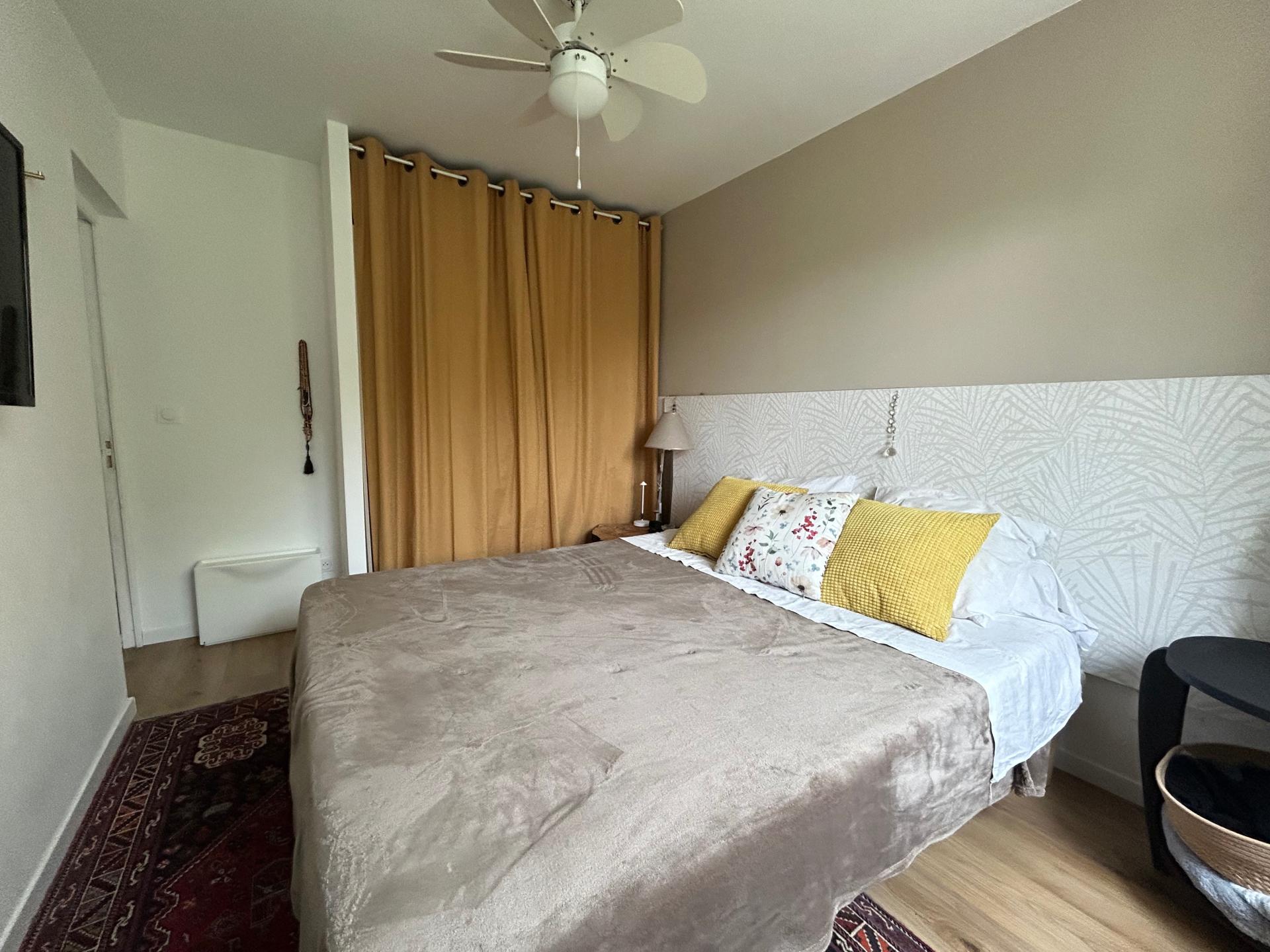 Photo 6 of the listing.