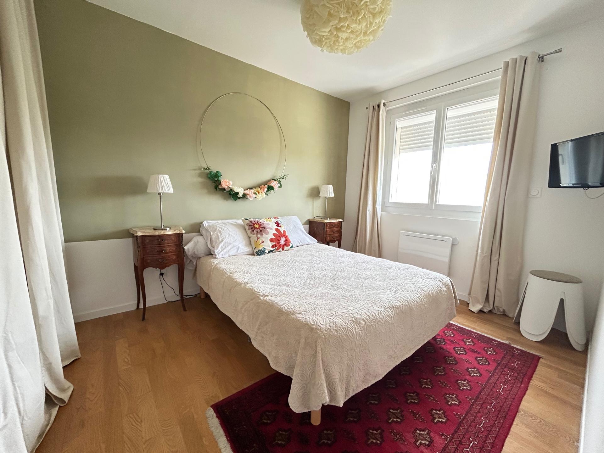Photo 8 of the listing.