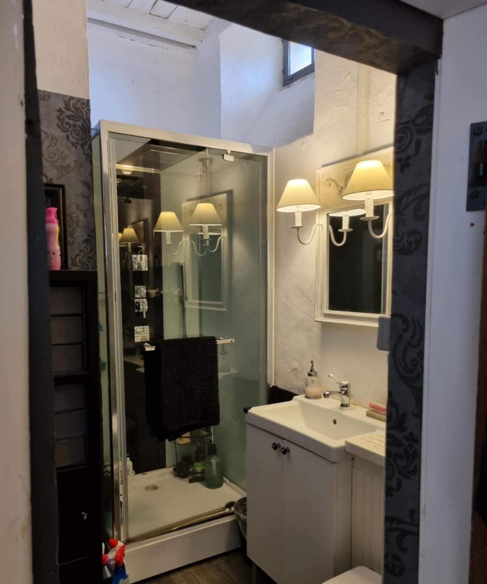 Photo 8 of the listing.