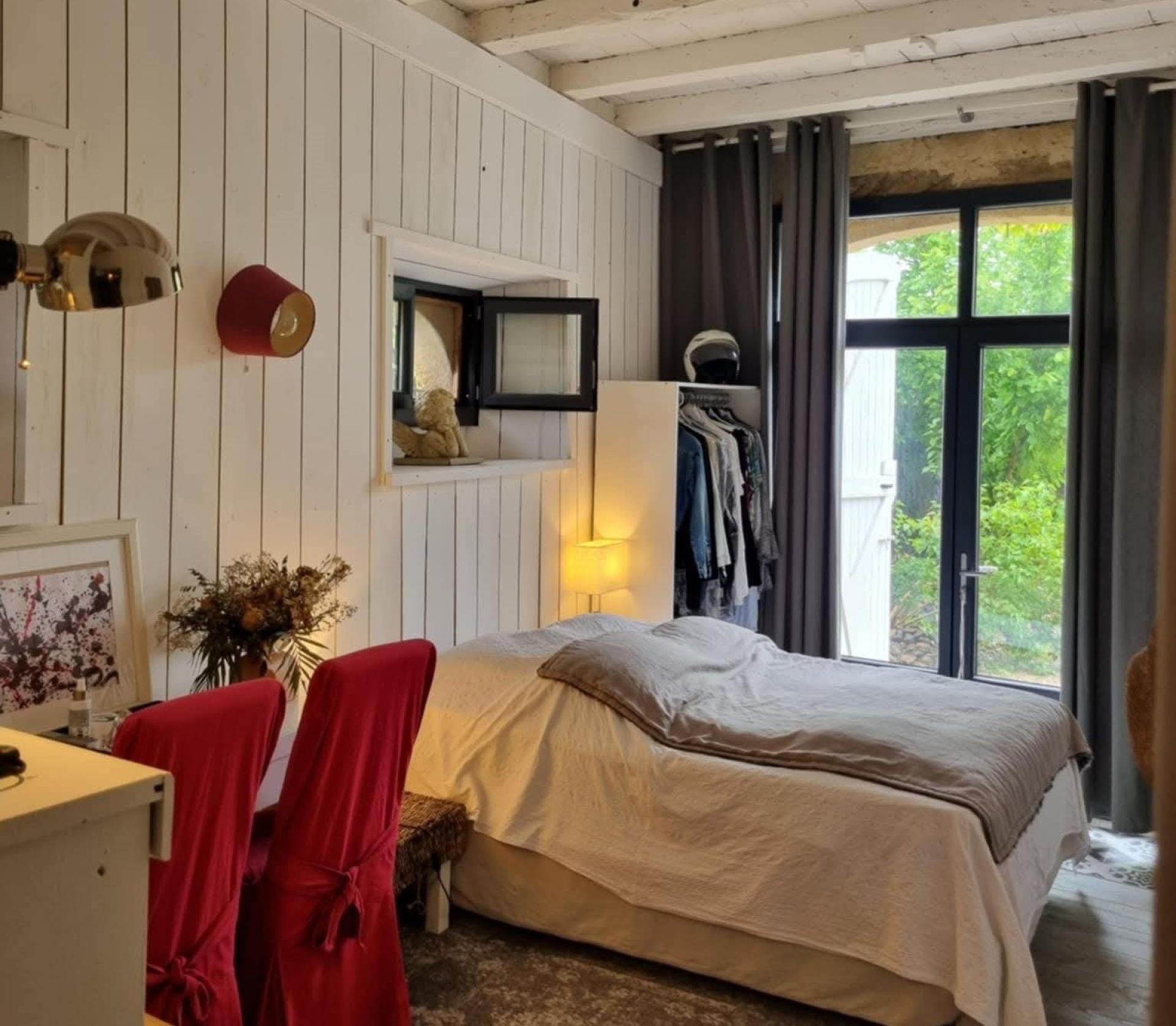 Photo 10 of the listing.