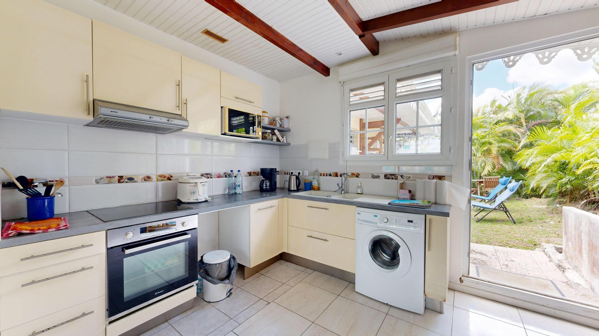 Photo 5 of the listing.