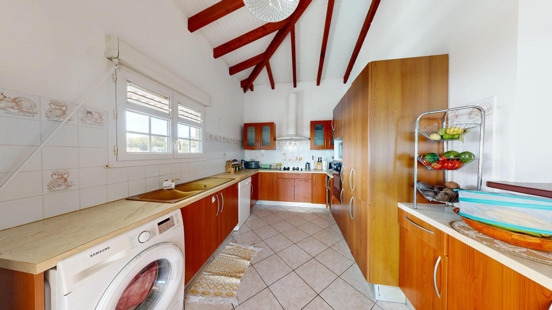 Photo 7 of the listing.