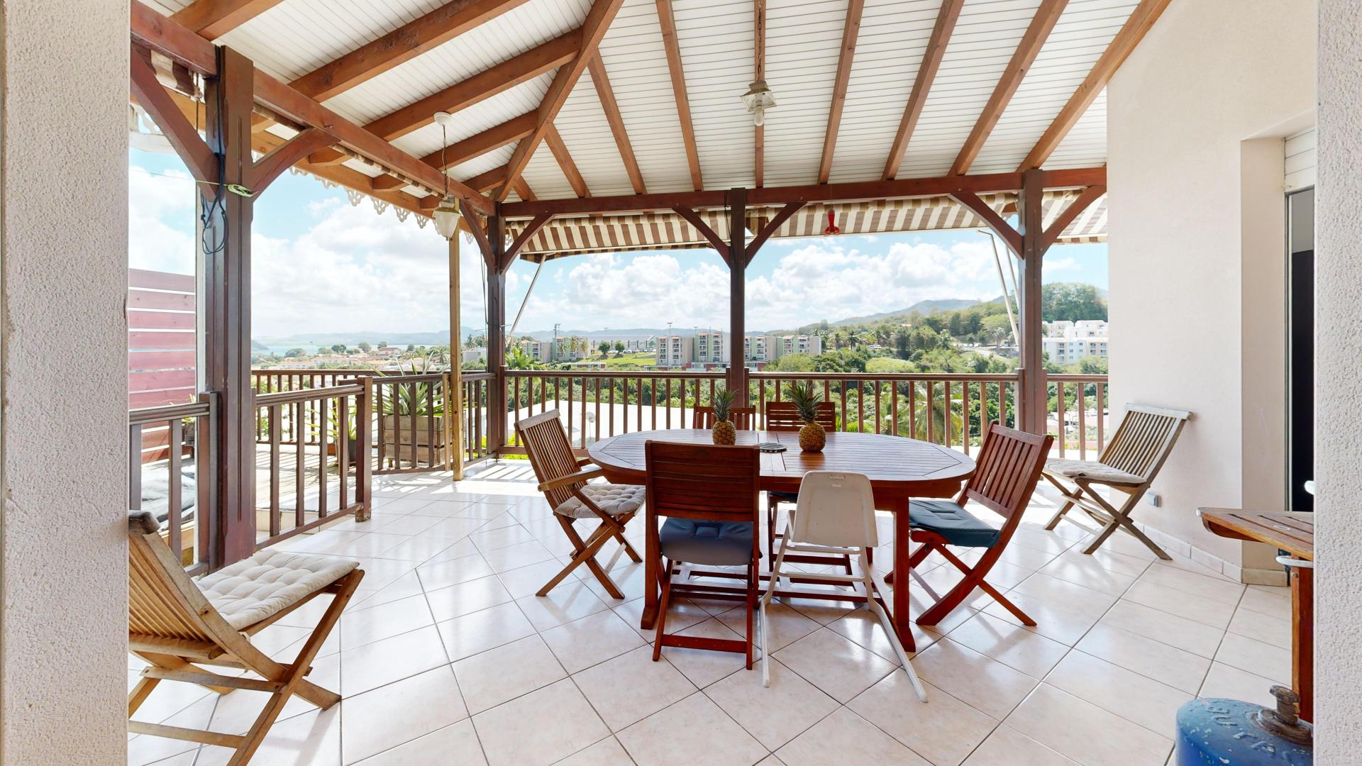 Photo 9 of the listing.