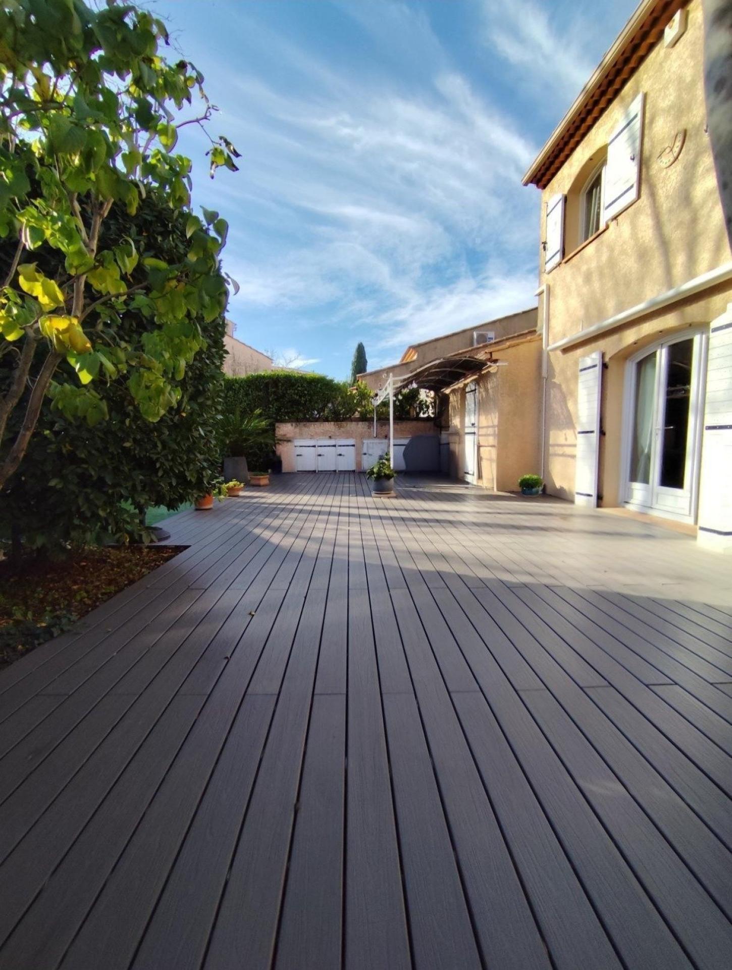 Photo 3 of the listing.