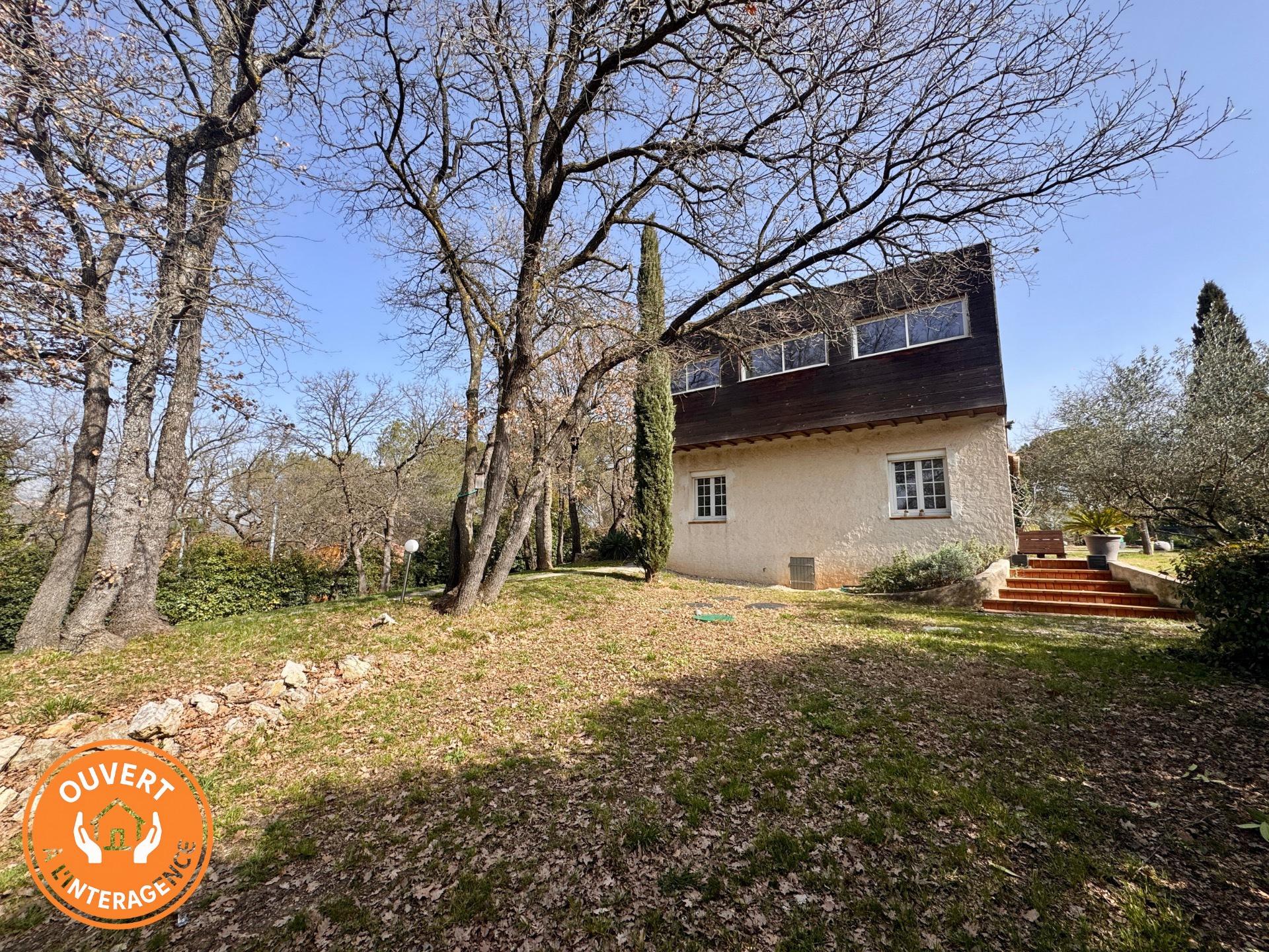 Photo 2 of the listing.