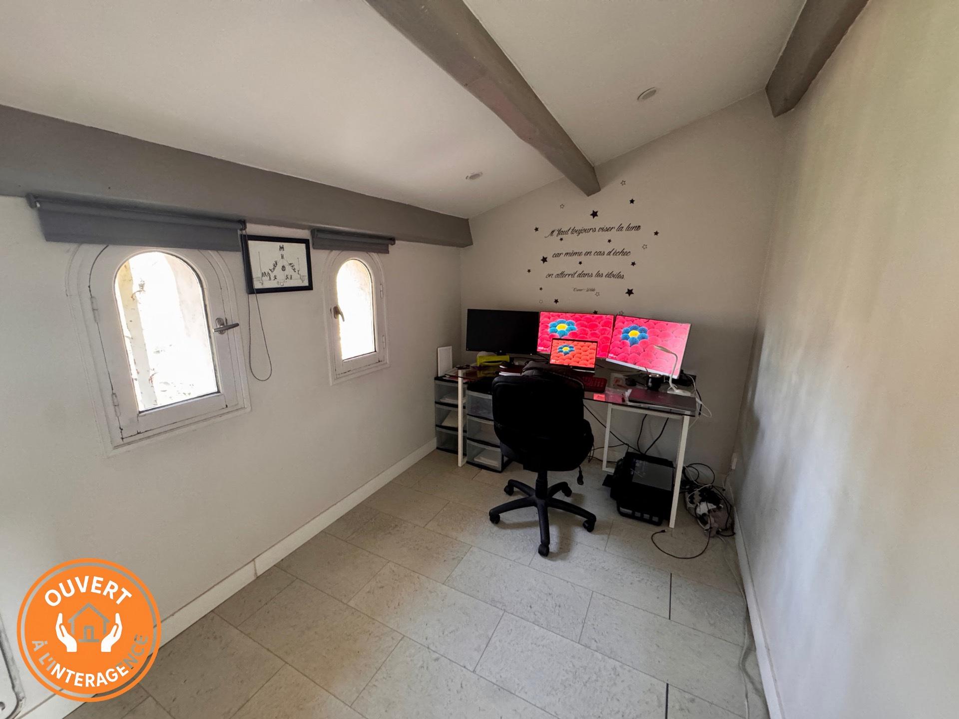 Photo 5 of the listing.