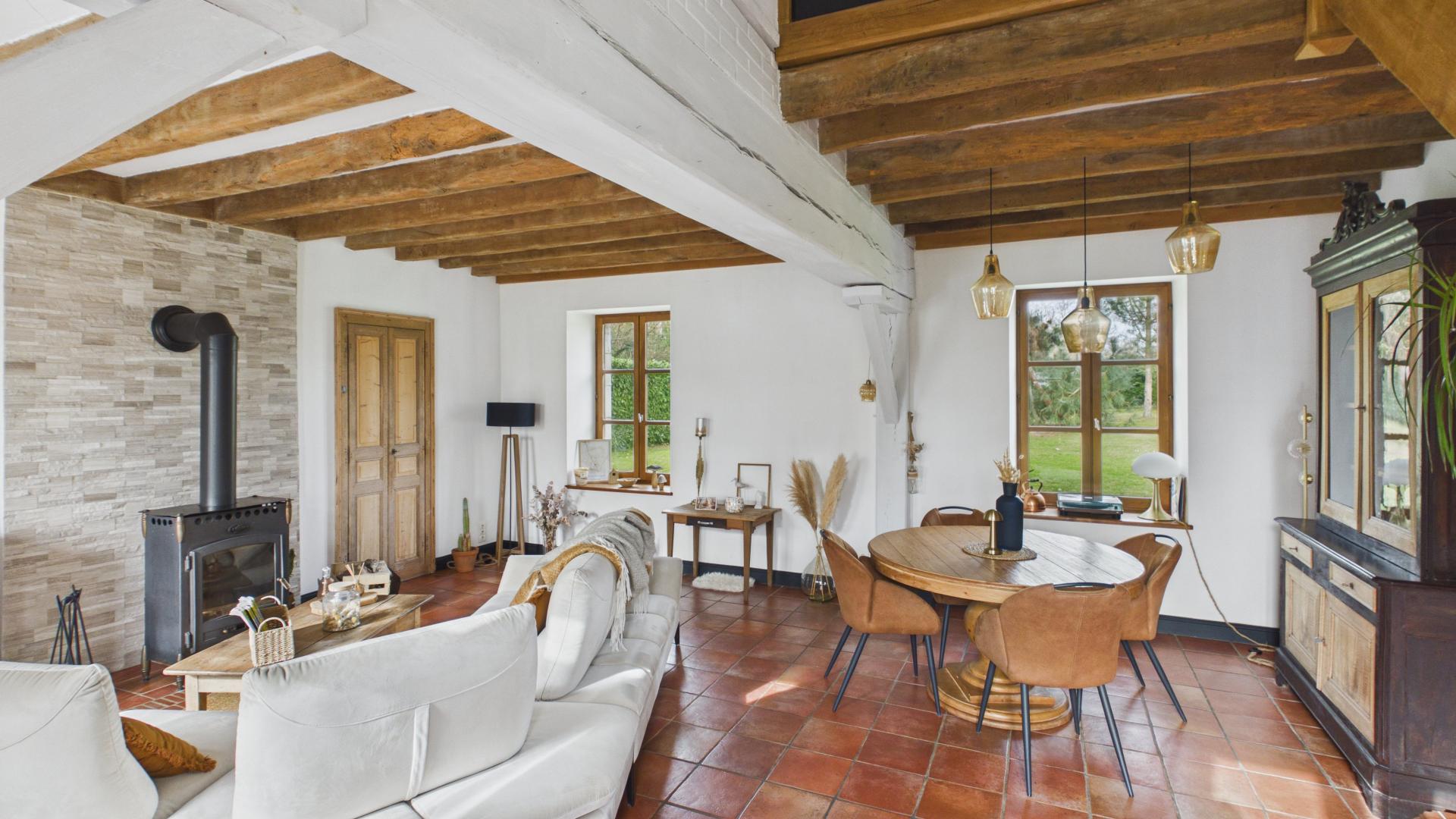 Photo 3 of the listing.