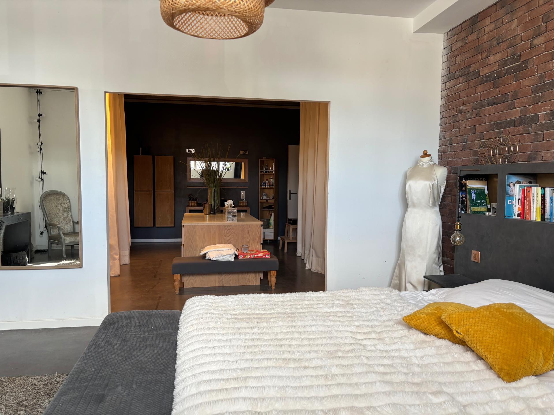 Photo 5 of the listing.