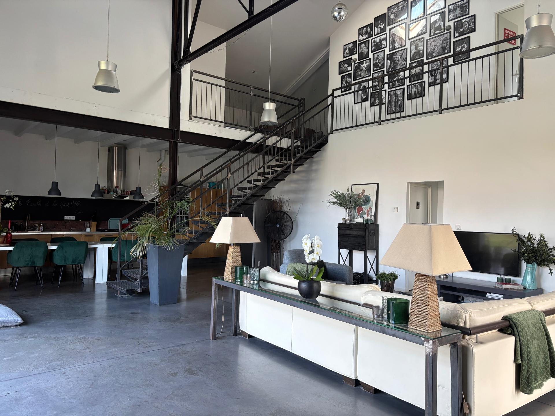 Photo 3 of the listing.