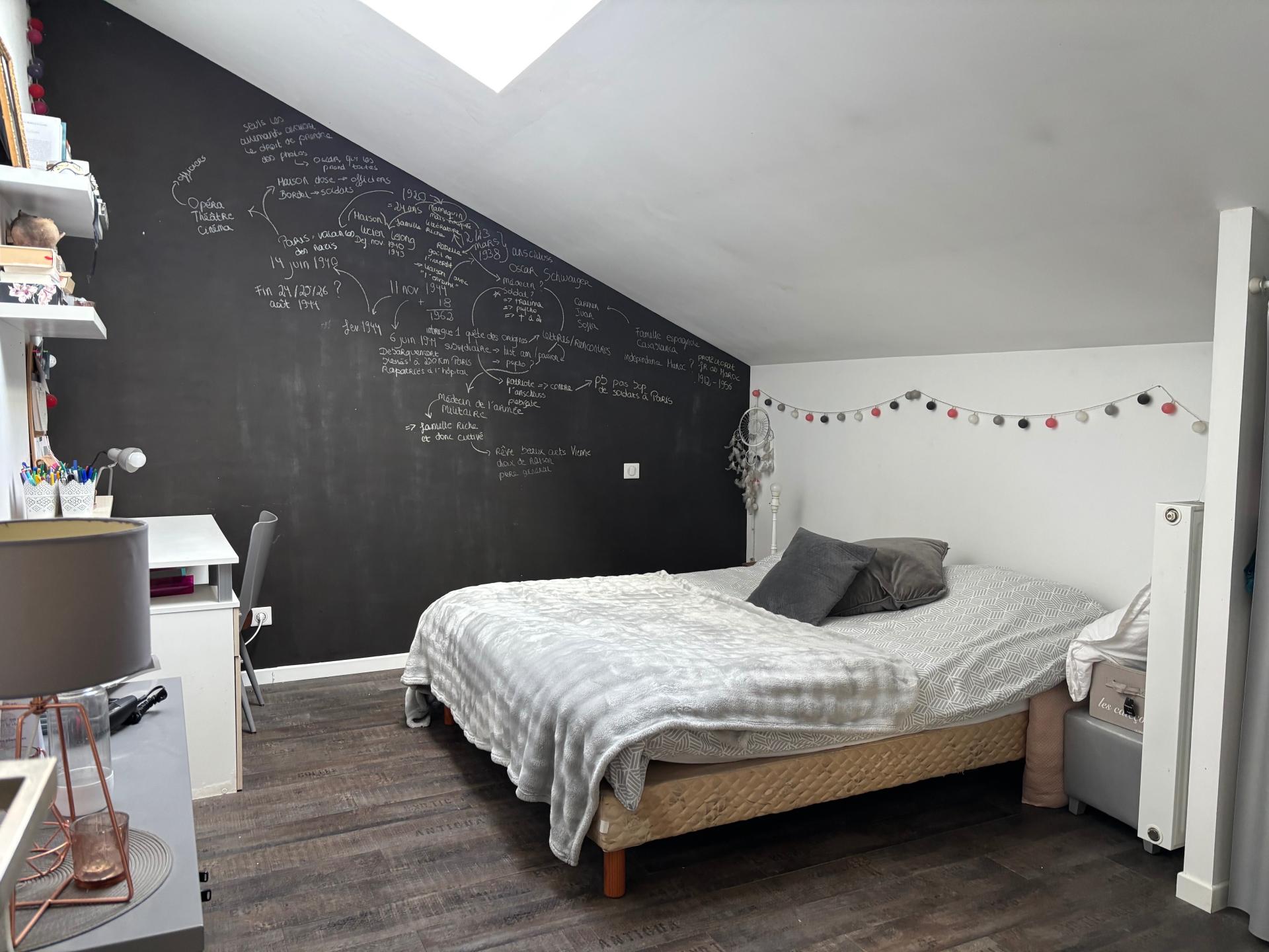 Photo 8 of the listing.