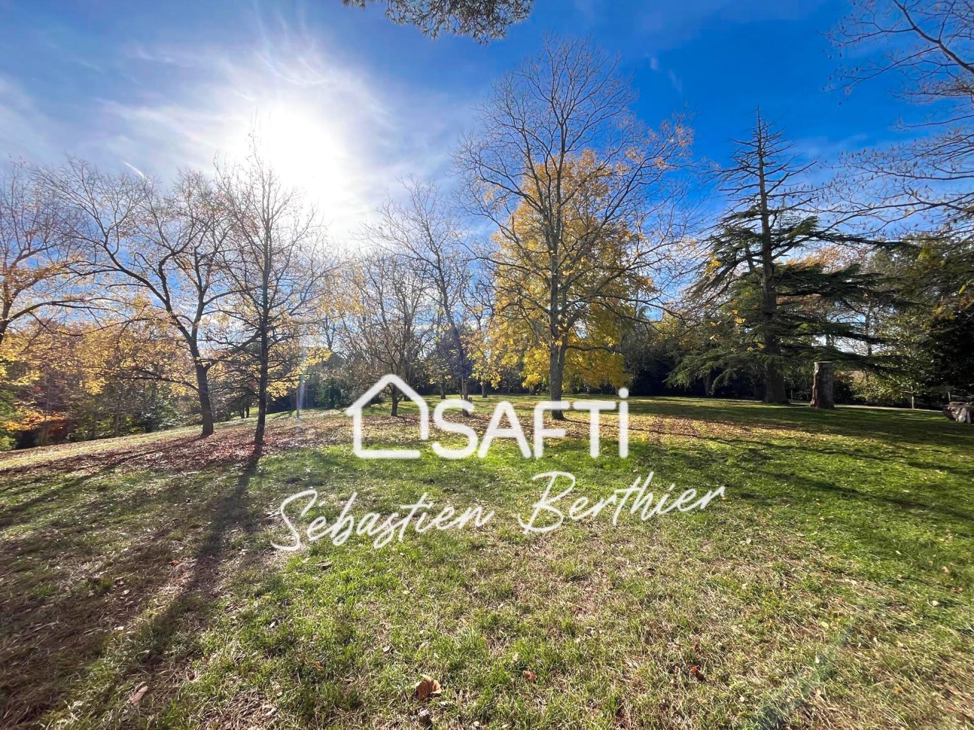 Photo 2 of the listing.