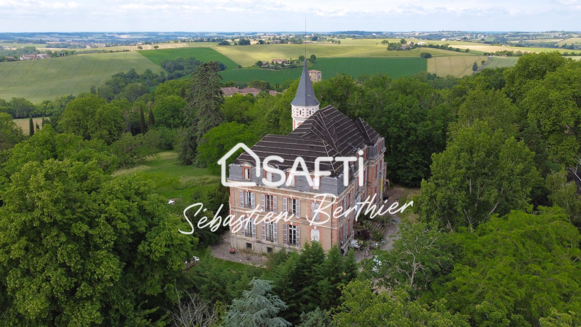 Photo 5 of the listing.