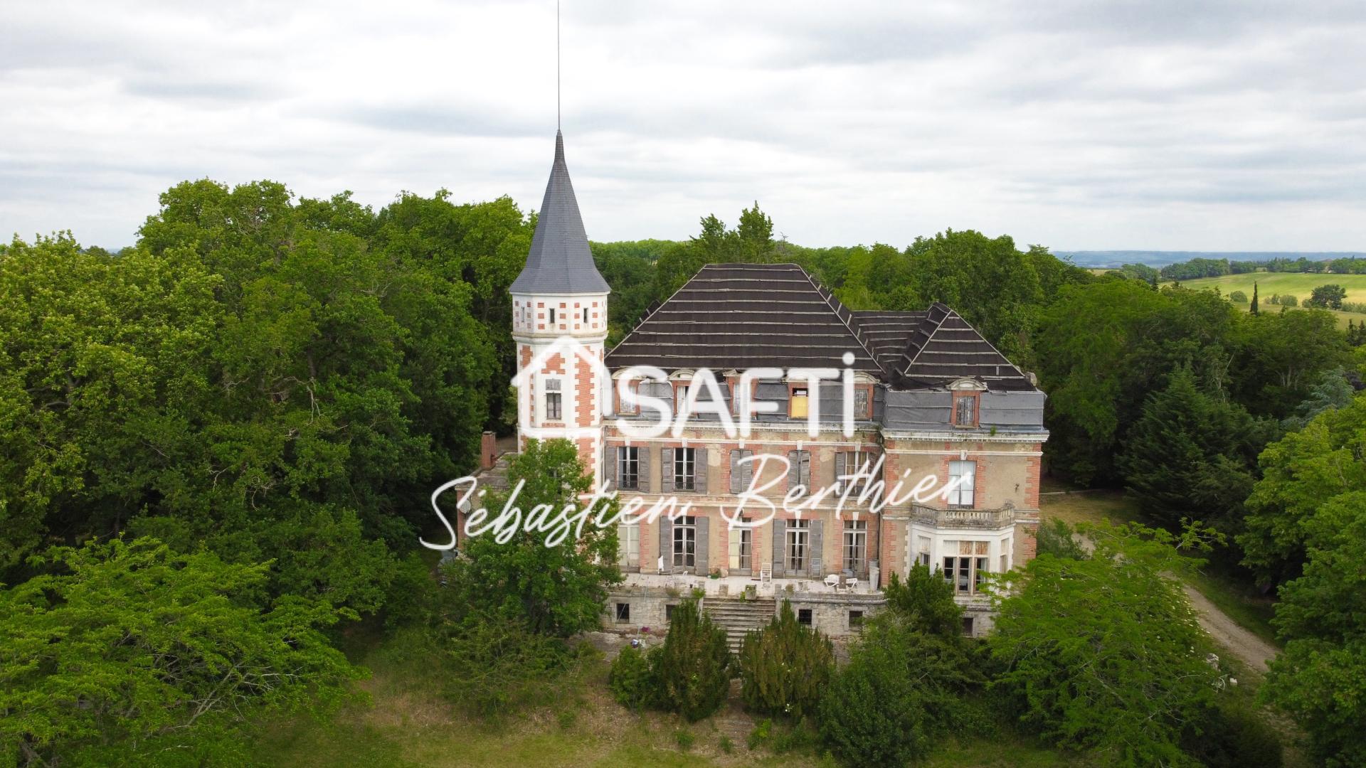 Photo 6 of the listing.