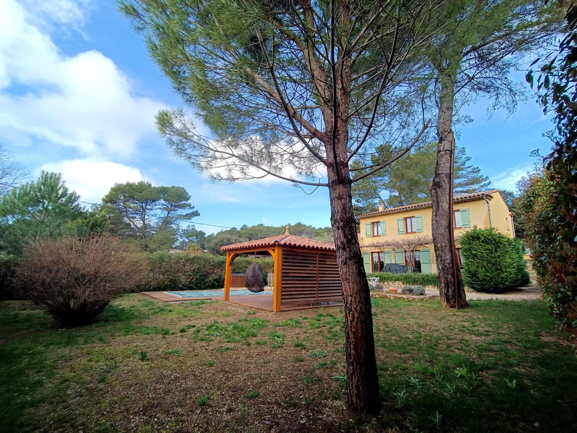 Photo 13 of the listing.