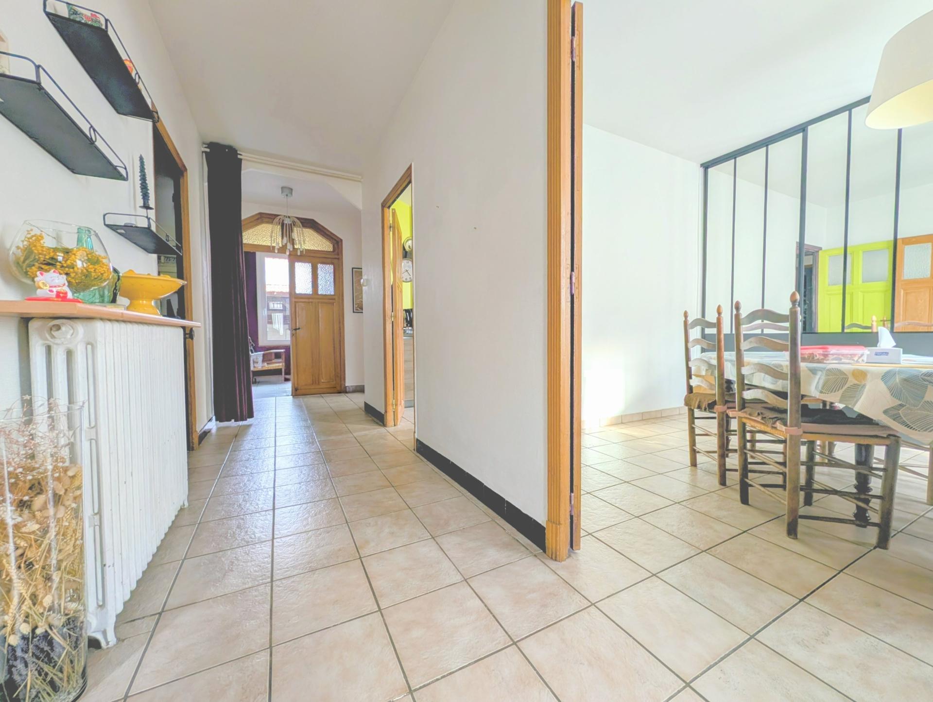 Photo 6 of the listing.