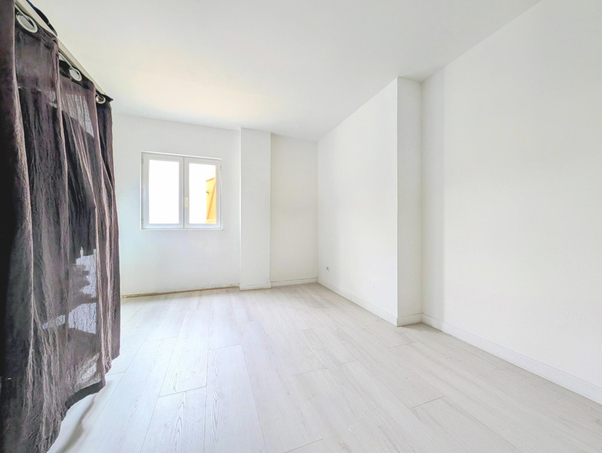 Photo 12 of the listing.