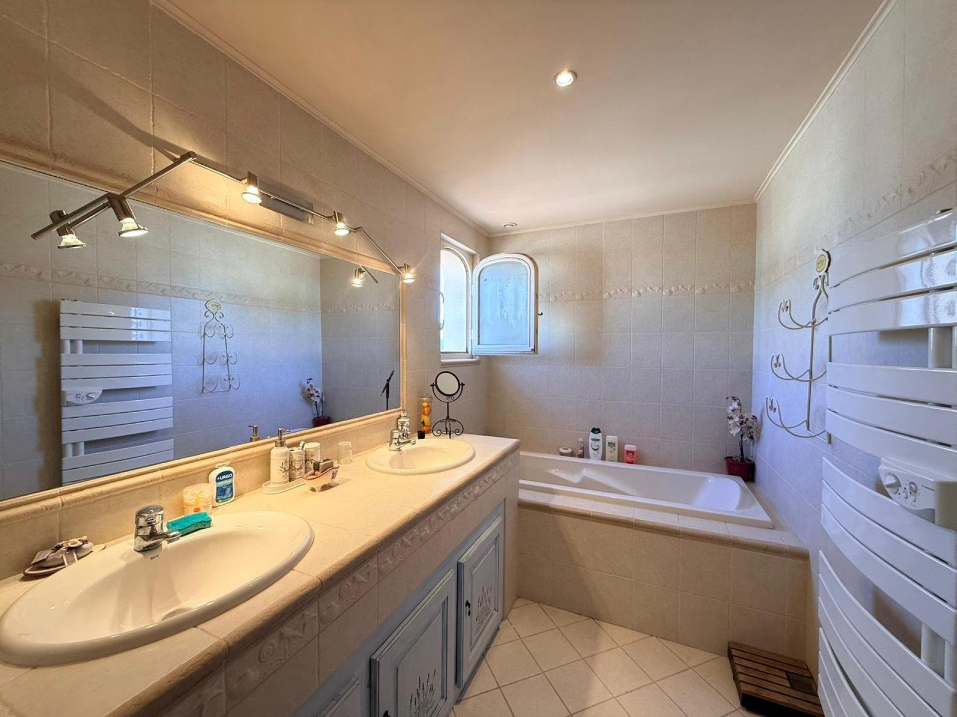 Photo 21 de l'annonce.