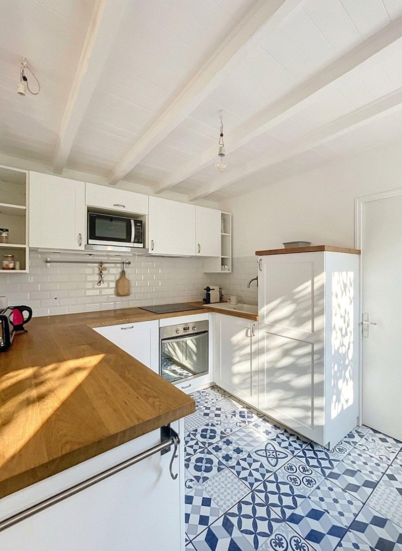 Photo 9 of the listing.