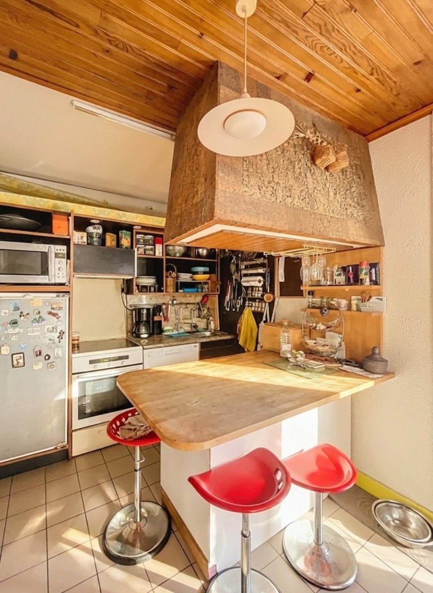 Photo 3 of the listing.